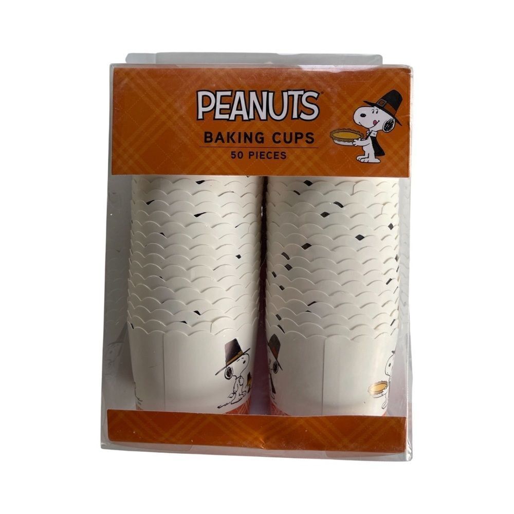 Peanuts “Snoopy” 50 Count Fall Pilgrim Thanksgiving Cupcake Liners
